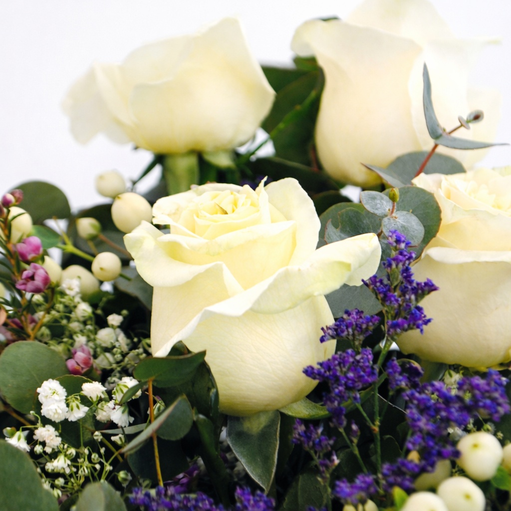 Ramo Rosas Blancas Valeria - Vista 3